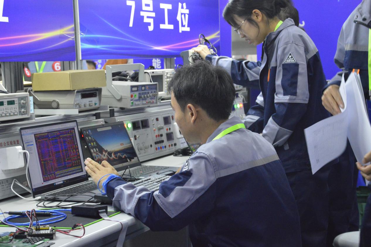 我校成功舉辦2023年云南省職業(yè)院校技能大賽“智能電子產(chǎn)品設(shè)計(jì)與開(kāi)發(fā)”賽項(xiàng)，引領(lǐng)職業(yè)教育創(chuàng)新與實(shí)踐新篇章